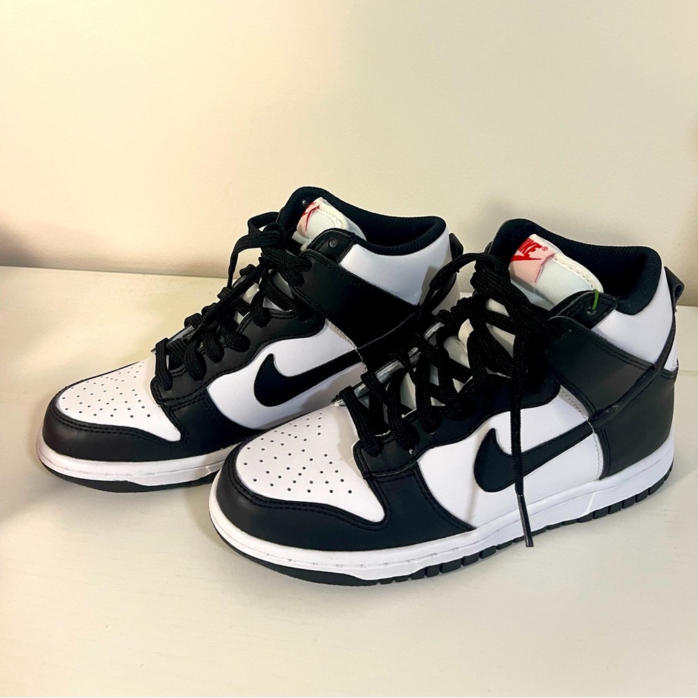 NEW NIKE PANDA DUNK HIGH YOUTH 5Y